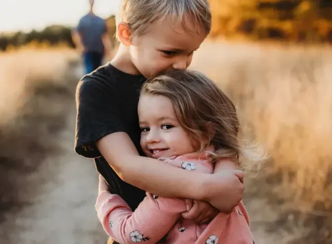 children hugging